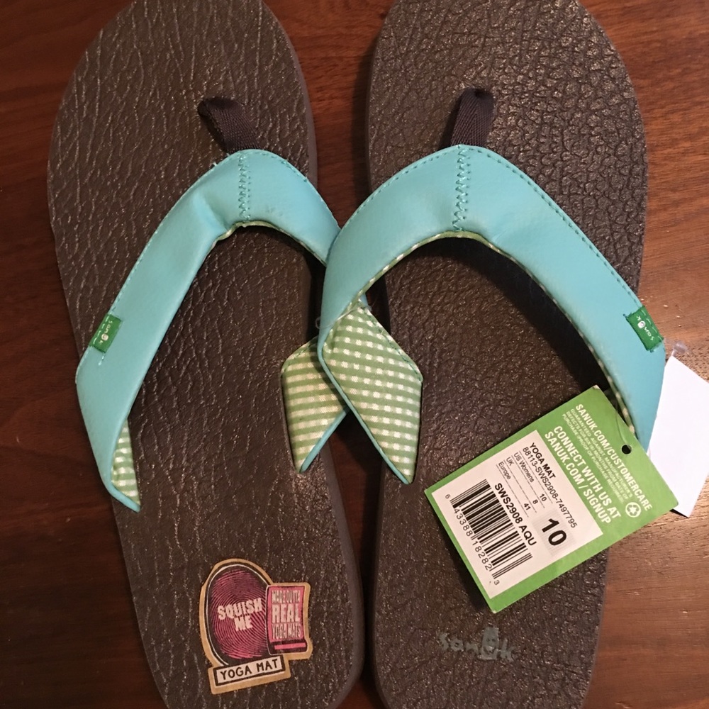 Sanuk flip flops